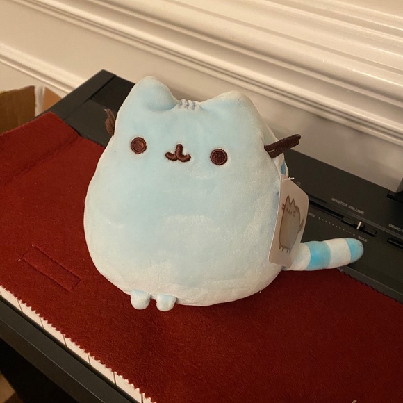 Pusheen stuffed animal - Picture 1 of 2